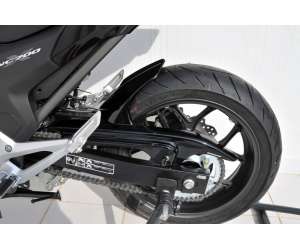 PARAFANGO POSTERIORE ERMAX PER NC 700 X 2012/2013 SILVER CARBON LOOK 