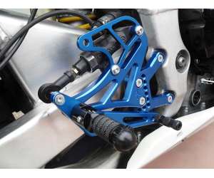 Pedana arretrata regolabile 4RACING per YAMAHA  YZF-R1  2004 - 2006 