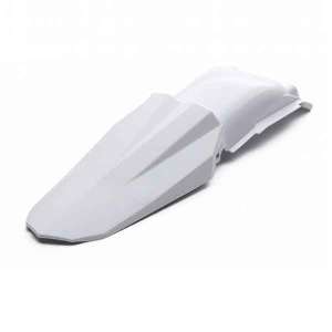 Parafango posteriore codone cross enduro plastiche cemoto per  HUSQVARNA CR 125 2005 / 2008 CR 250 2005 / 2013 CR 300 2005 / 2013 WR 125 2005 / 2008 WR 250 2005 / 2008 WR 300 2005 / 2008 TC  2005 / 2007 TE  2005 / 2007 