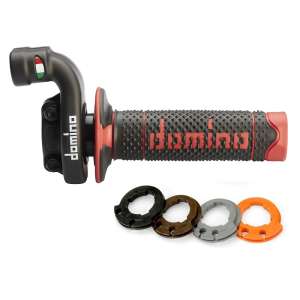 Domino comando gas off road crossenduro per Offroad 4T dal 2016, Adatto a cavi originali, Completo di Manopola bicolore Nerorosso, Con tre ghiereMateriale: Alluminio Nero. 2 cavi pushpull RapiditÃ  (Ghiera Grigia): 3,0 °mm Corsa Max (Ghiera Grigia): 38 mm